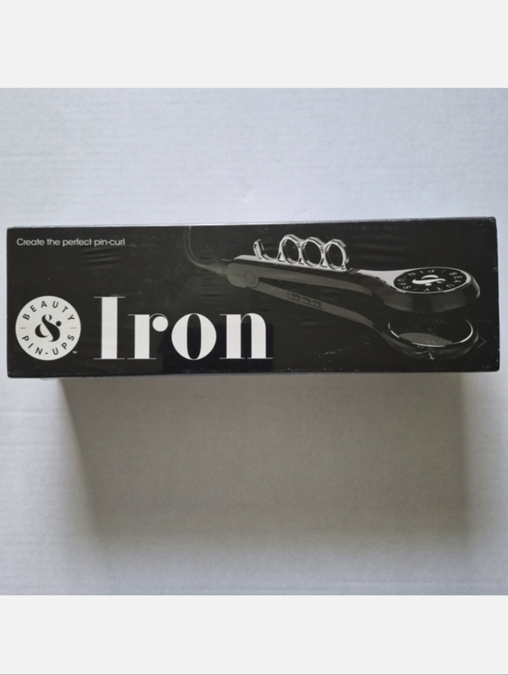 Beauty & Pin-ups Curling Iron / Straightener With Knuckle Grip
